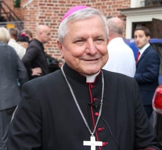 Acepta Papa Francisco renuncia de Obispo acusado de encubrir abusos sexuales
