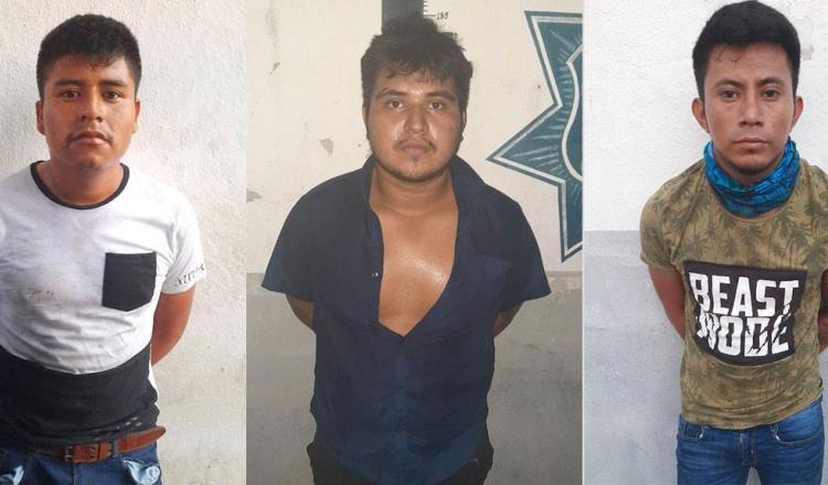 Capturan a sujetos que asaltaron un OXXO en Cárdenas; les decomisan armas