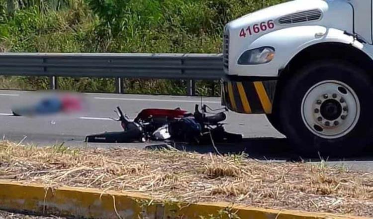 Muere motociclista tras ser arrollado por camión repartidor de agua en la Villahermosa-Macuspana