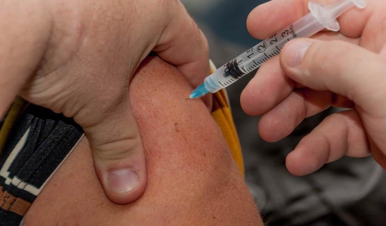 Rechazan desabasto de vacunas contra la influenza en Tabasco