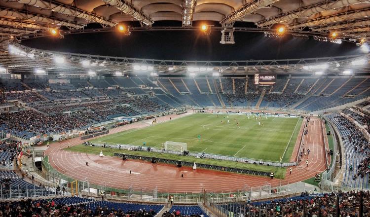 Por rebrote en Italia, la Serie A cierra sus estadios