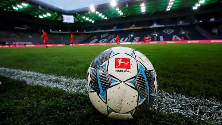 Alemania prohíbe aficionados en estadios de la Bundesliga… otra vez