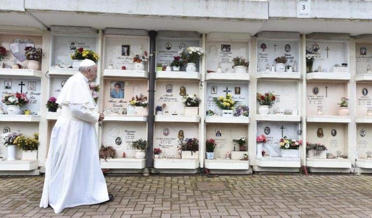 Recuerda el Papa que celebrará misa por el “Día de Muertos” en cementerio teutónico del Vaticano