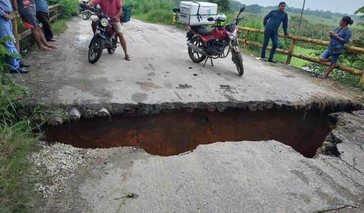 Cierran paso a automóviles en carretera Belén-Chichonal por daños en puente