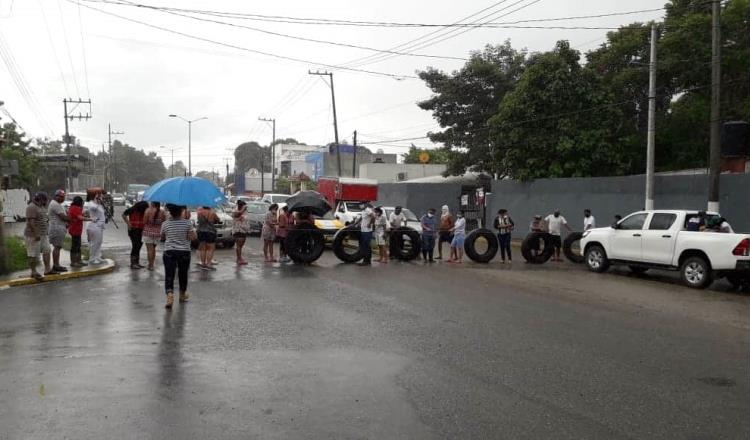Desbloquean carretera a la Isla tras inicio de desalojo de agua encharcada
