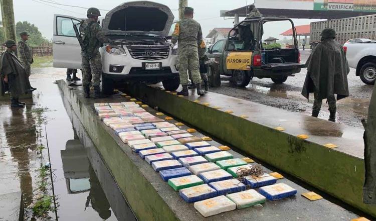 Aprehende Sedena a hombre que transportaba 75 paquetes de cocaína en Puente Tonalá Huimanguillo