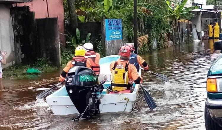 Falta de bombas y lluvias dificultan desahogo de agua en colonias: Protección Civil