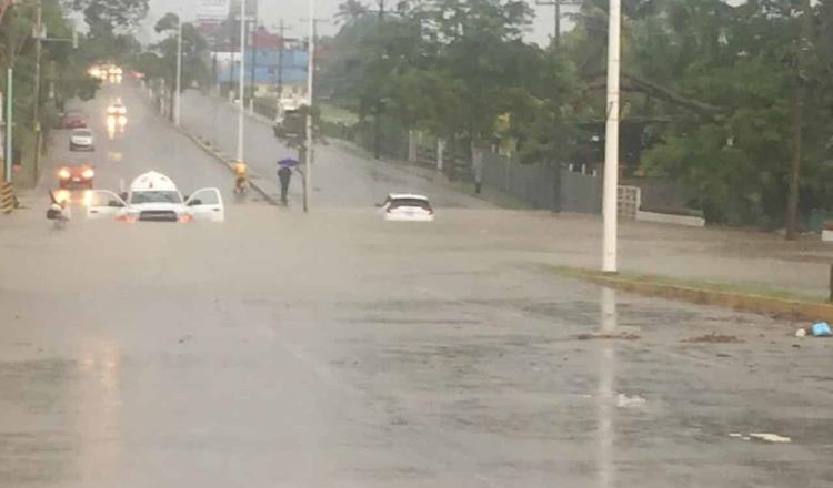 Contabilizan más de 900 vehículos siniestrados durante las inundaciones