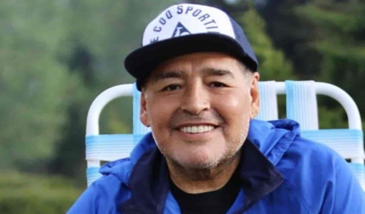 Maradona podría salir hoy del hospital