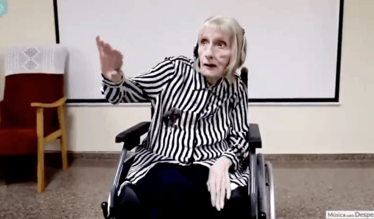 Bailarina con Alzheimer, reacciona al escuchar “El lago de los Cines”