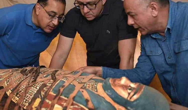 Exhibe Egipto más de 100 ataúdes de 2 mil 500 años de antigüedad