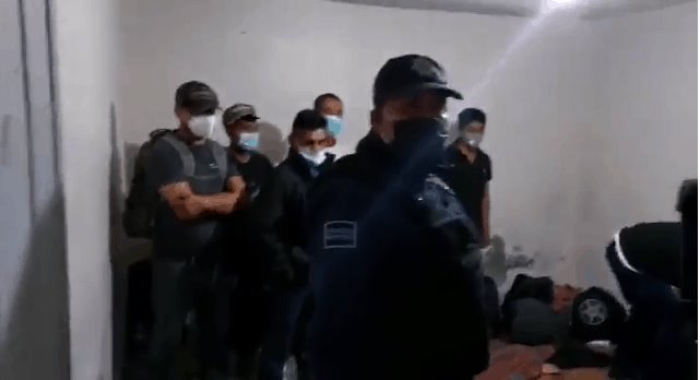 Rescatan a 44 migrantes hacinados en domicilio de Ecatepec