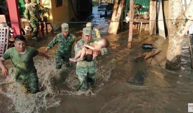 Soldados rescatan y reaniman a niño que se ahogaba en Teapa