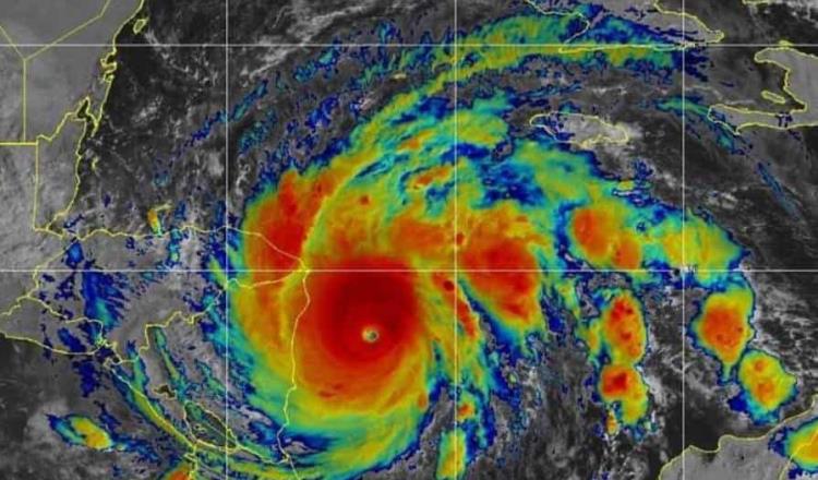 Iota se debilita a huracán categoría 1 tras tocar tierra en Nicaragua