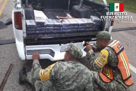 Ejército asegura a dos personas y 59 kilos de cocaína con valor de más 14 mdp en El Ceibo, Tenosique
