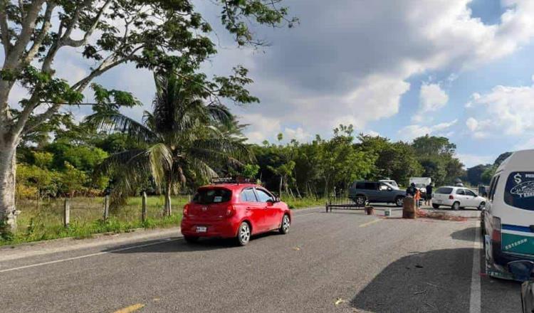 Pobladores cierran carretera Villahermosa-Jalapa… inconformes con el censo de Bienestar