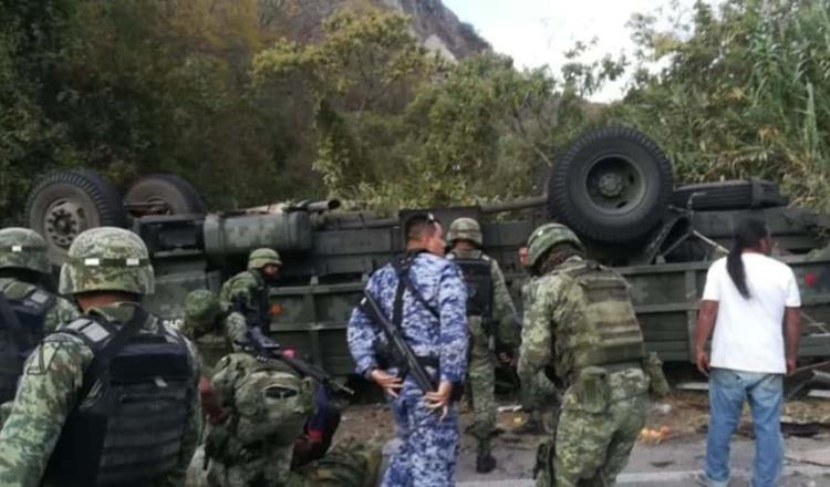 Vuelca vehículo con elementos del Ejército en Veracruz; tres resultaron heridos
