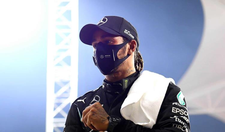 Hamilton gana GP de Bahréin; Checo, cerca del tercer lugar