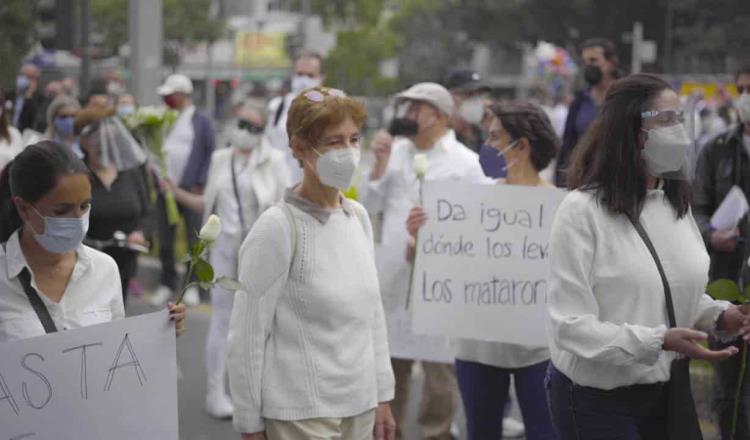 Marchan en CDMX por los empresarios asesinados en Polanco, piden justicia