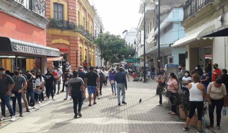 En medio del repunte de Covid, ciudadanos abarrotan centro de Villahermosa por compras decembrinas