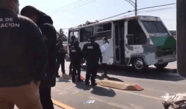 Mujer frustra robo en microbús en Tláhuac, CDMX y mata al asaltante