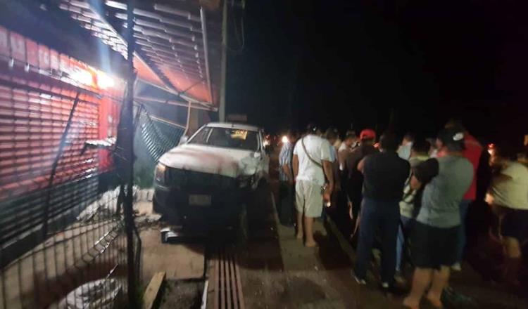Choque en Villahermosa-Teapa deja dos lesionados y daños materiales