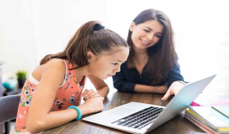 ESPECIAL: Clases en línea han permitido que padres de familia se involucren en la educación de sus hijos, resaltan