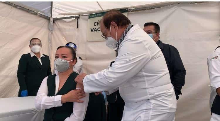 En Coahuila inician vacunación contra el coronavirus para personal médico