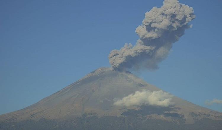 Volcán Popocatépetl registra una explosión