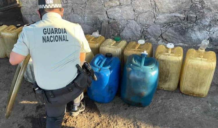 Decomisa Guardia Nacional 500 litros de combustible en inmueble dedicado a la venta ilegal, en SLP