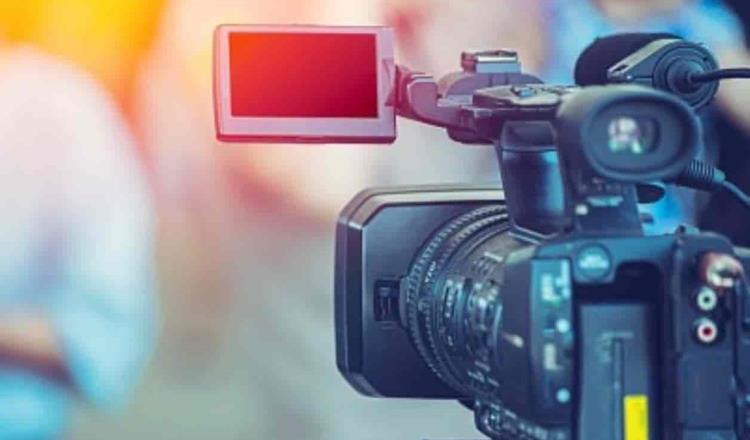 En Chile sujetos disparan a vehículo de la TV nacional; camarógrafo resulta gravemente herido