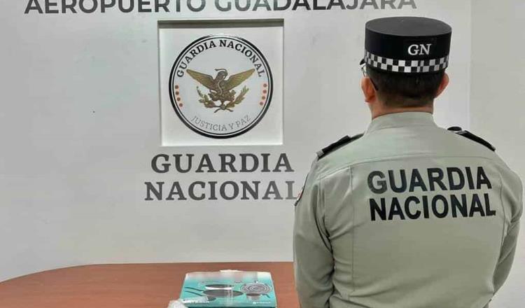 Asegura Guardia Nacional un paquete de marihuana escondido en una caja de utensilios de cocina en Jalisco