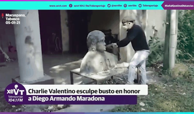 Circula video de diputado Charlie Valentino, esculpiendo busto de Maradona
