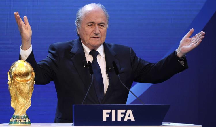 Reportan a Joseph Blatter delicado de salud y hospitalizado