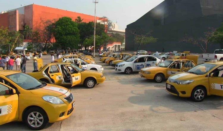 Solicitan taxistas prórroga de 6 meses para reemplazar unidades; Semovi lo descarta