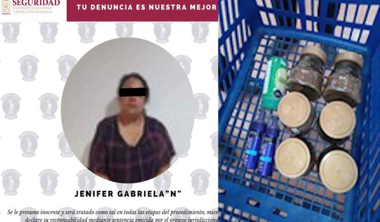 Detienen a mujer que presuntamente intentó sustraer productos de una tienda comercial en Villahermosa