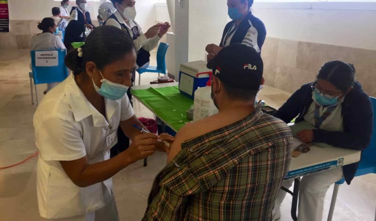 No se obligará al personal médico a aplicarse vacuna contra Covid señala Salud