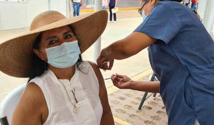 Presume regidora morenista de Acapulco que se aplicó la vacuna anticovid, sin estar en la línea de batalla contra la pandemia