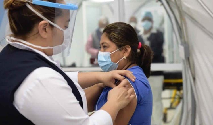 Concluye Tabasco primera fase de aplicación de vacunas anticovid a personal médico; el martes llegaría segundo cargamento