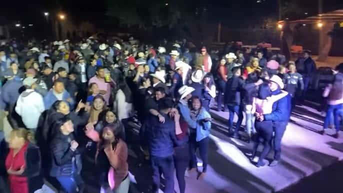 Realizan baile masivo en Guaymas, Sonora, pese a código rojo por COVID-19