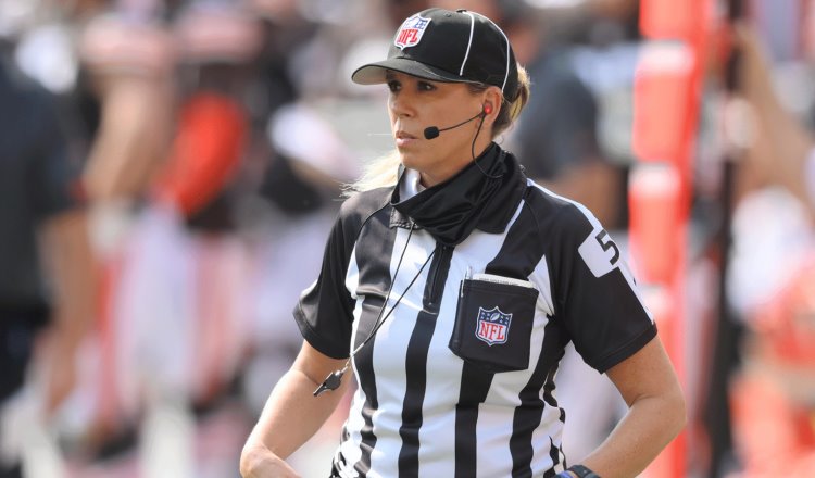 Sarah Thomas hará historia como la primera mujer réferi en un Super Bowl