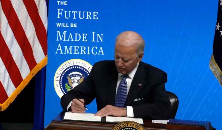 Firma Biden orden ejecutiva para que gasto federal se destine a las empresas de estadounidenses