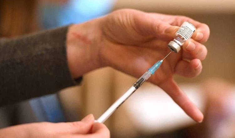 En Sudáfrica suspenden vacunación de AstraZeneca por su “mínima protección” ante variante