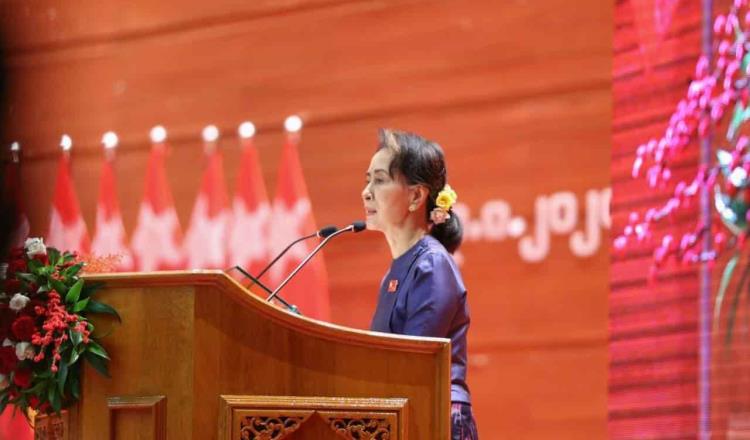 Llama Aung San Suu Kyi a resistir el golpe de Estado en Myanmar