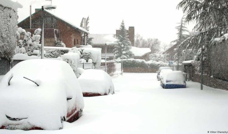 Nueva York cierra comercios por tormenta de nieve