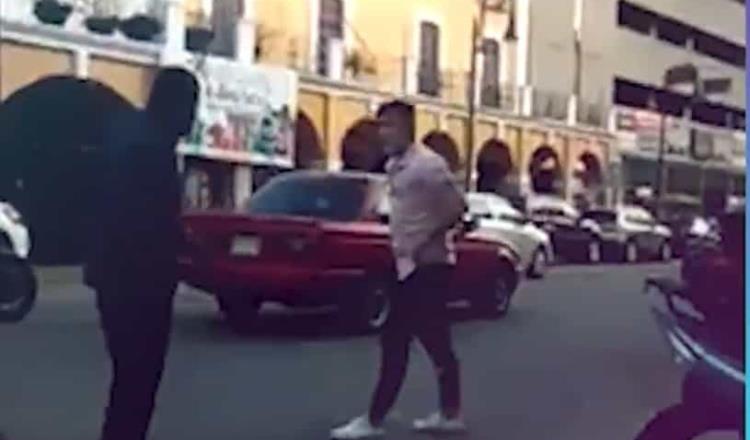 Protagonizan dos personas pelea en Centro Histórico de Villahermosa