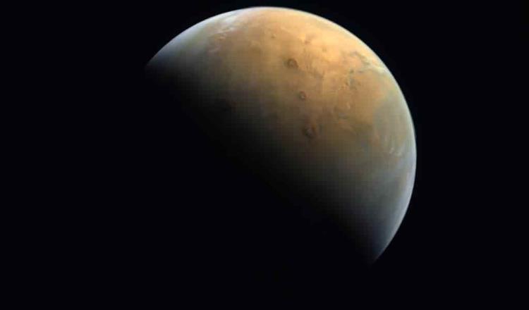 Publican primera foto de Marte tomada por la sonda emiratí Hope