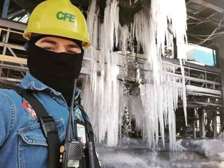 Planta de CFE se congela en Coahuila ante bajas temperaturas