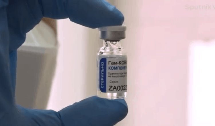 Primeras dosis de la vacuna Sputnik V llegarán a México este fin de semana: Ebrard  