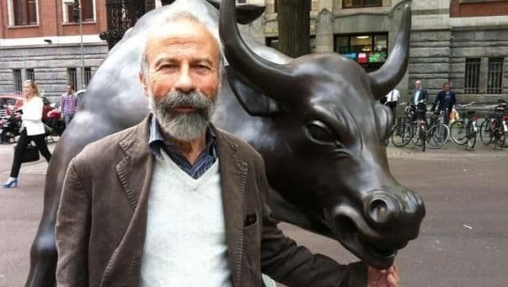 Fallece a causa de cáncer Arturo Di Modica, escultor del toro de Wall Street; tenía 80 años